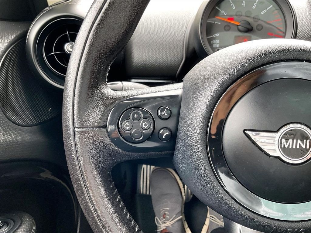 Used 2015 Red MINI Base image 22