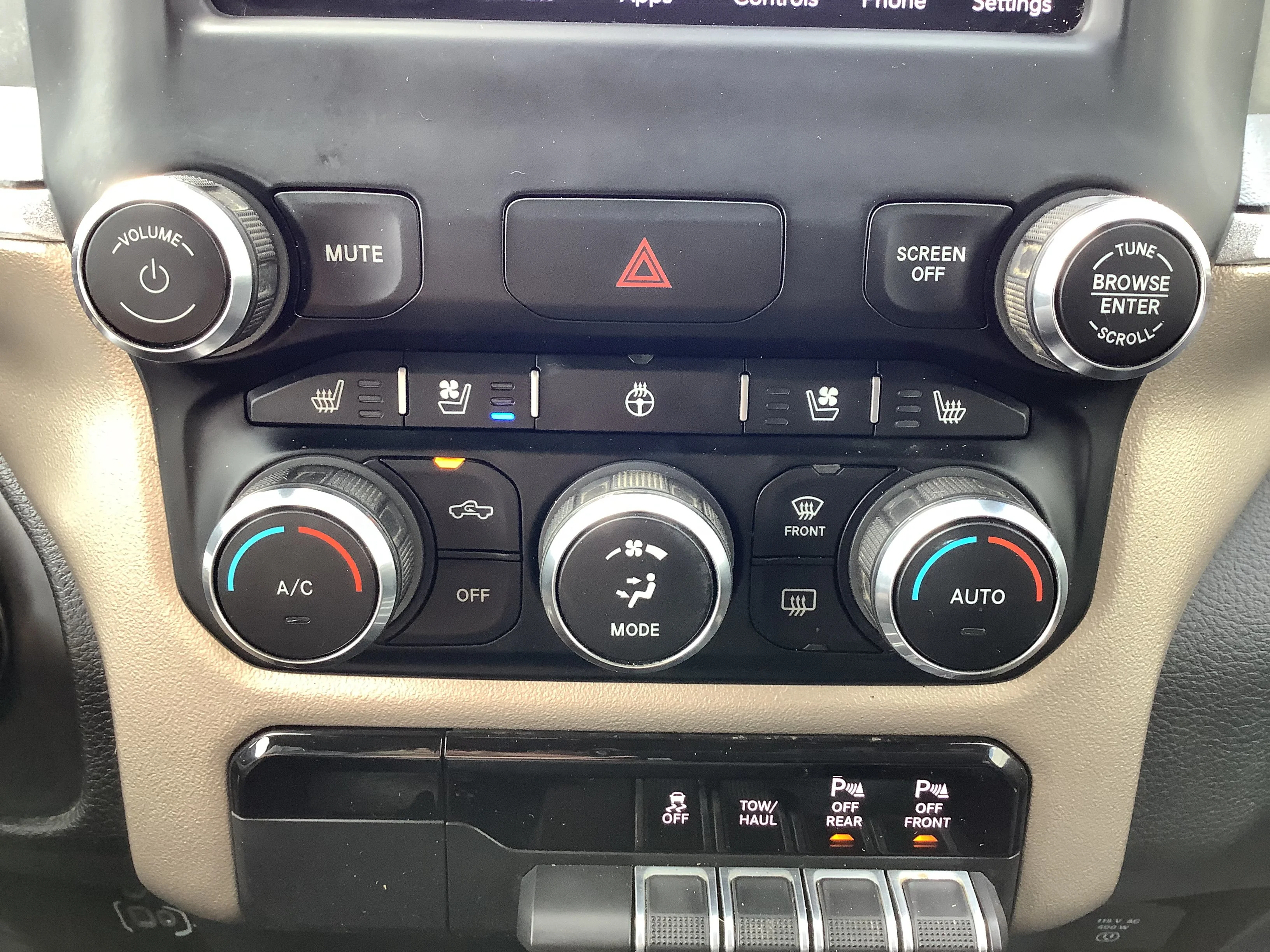 Used 2020 Black Ram Laramie image 14