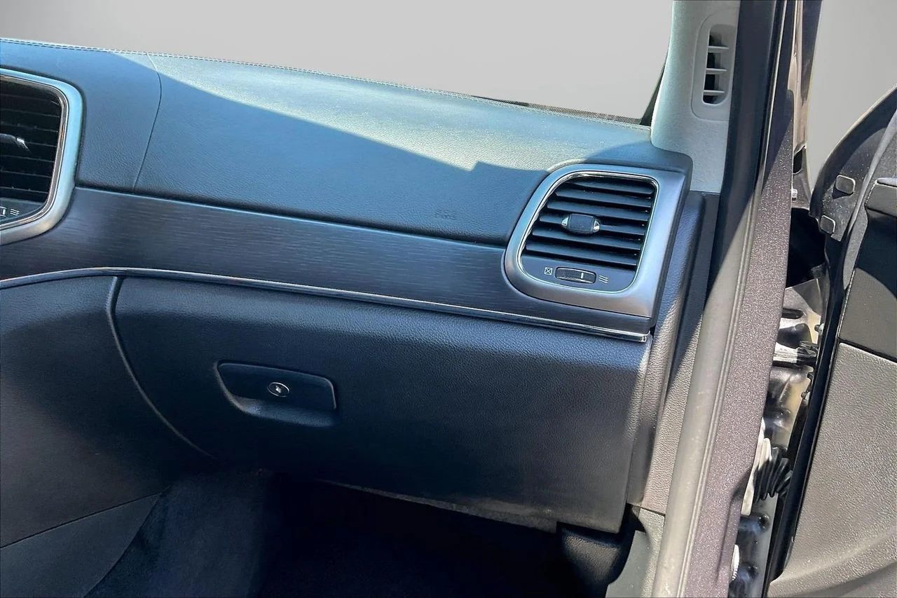 Certified Used 2017 Gray Jeep Summit image 22