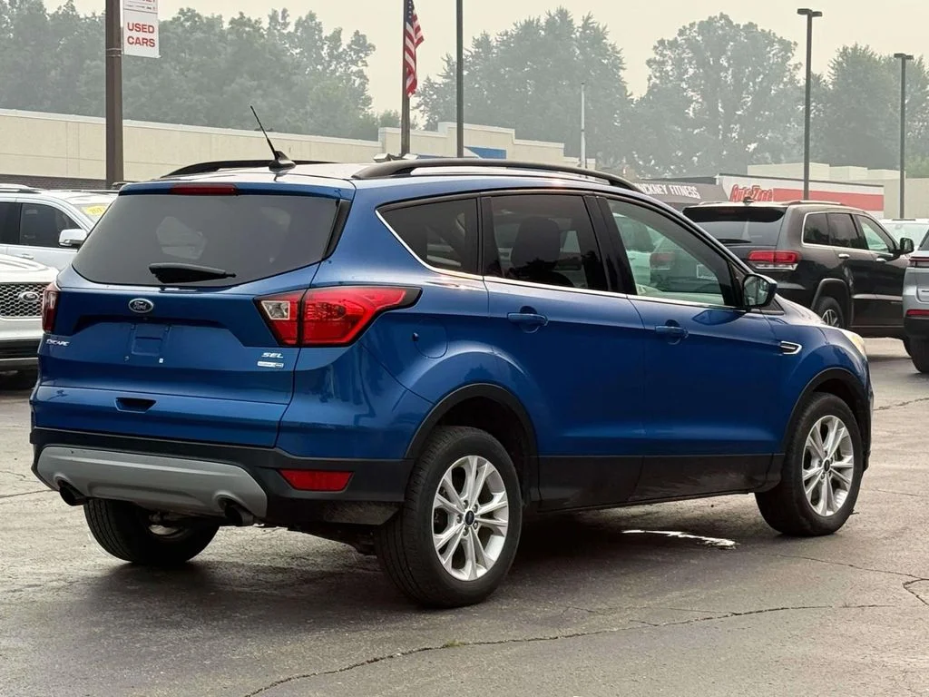 Used 2019 Blue Ford SEL image 6
