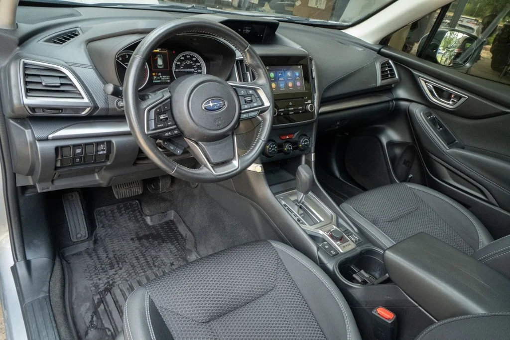 Used 2022 Silver Subaru Premium image 9