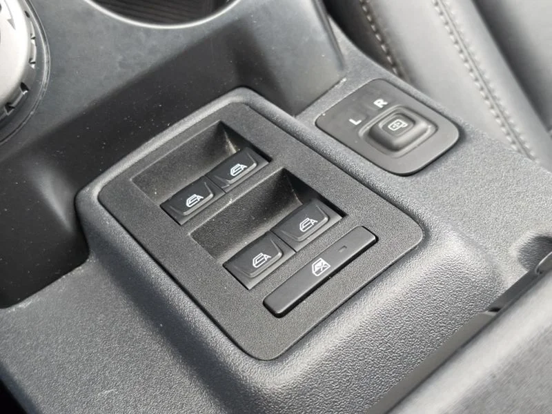 Used 2025 Shadow Black Ford Badlands image 27