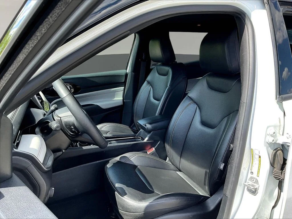 Certified Used 2025 White Jeep Limited image 24