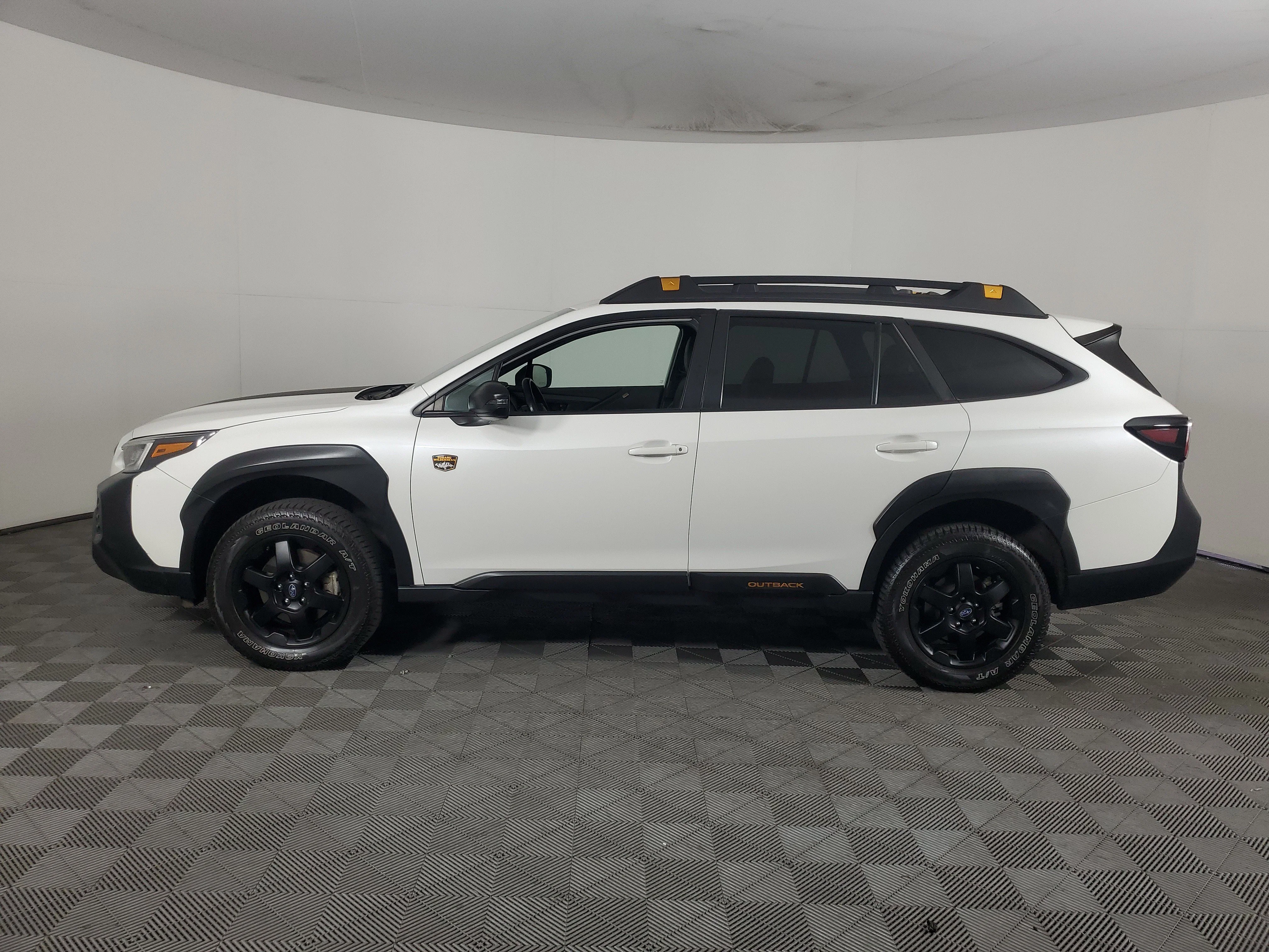 Used 2024 Crystal White Pearl Subaru Wilderness image 7