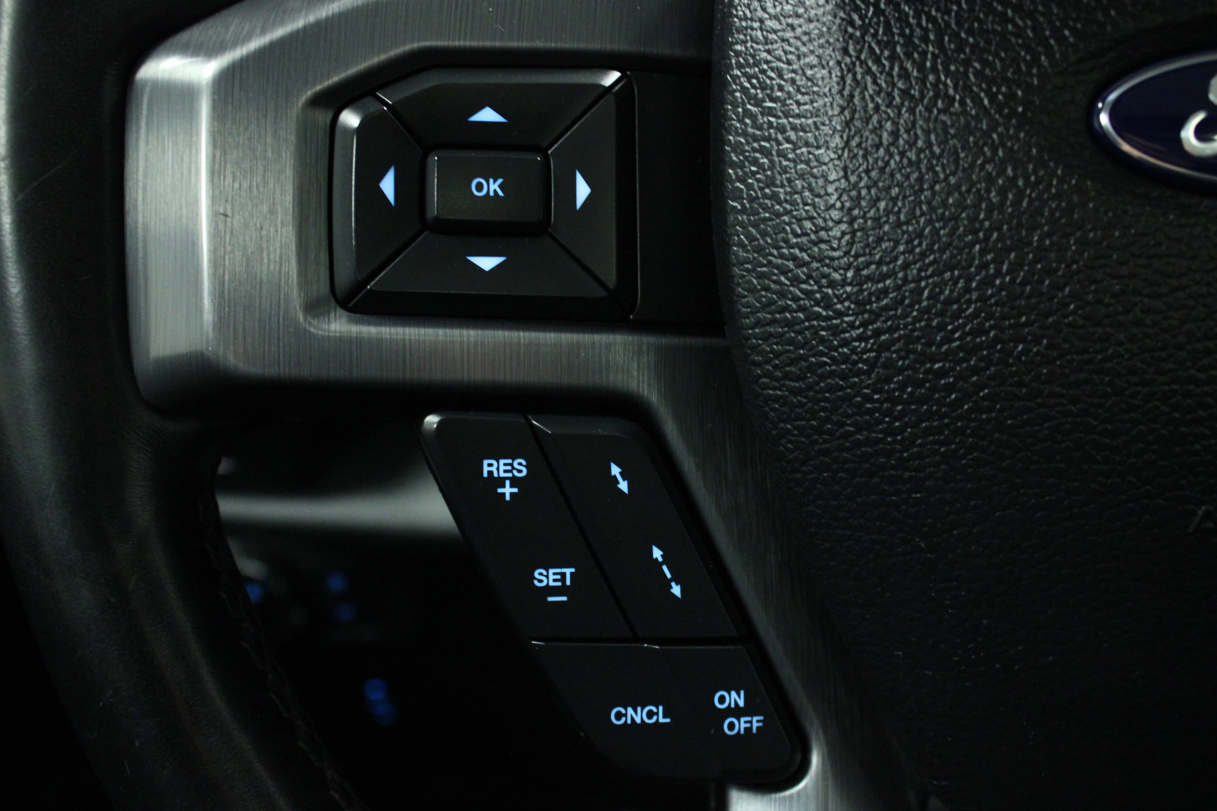 Used 2020 White Metallic Ford Platinum image 21