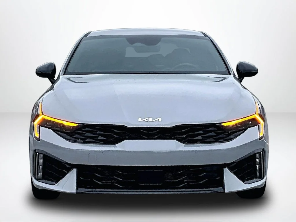 Used 2025 Gray Kia GT-Line image 4