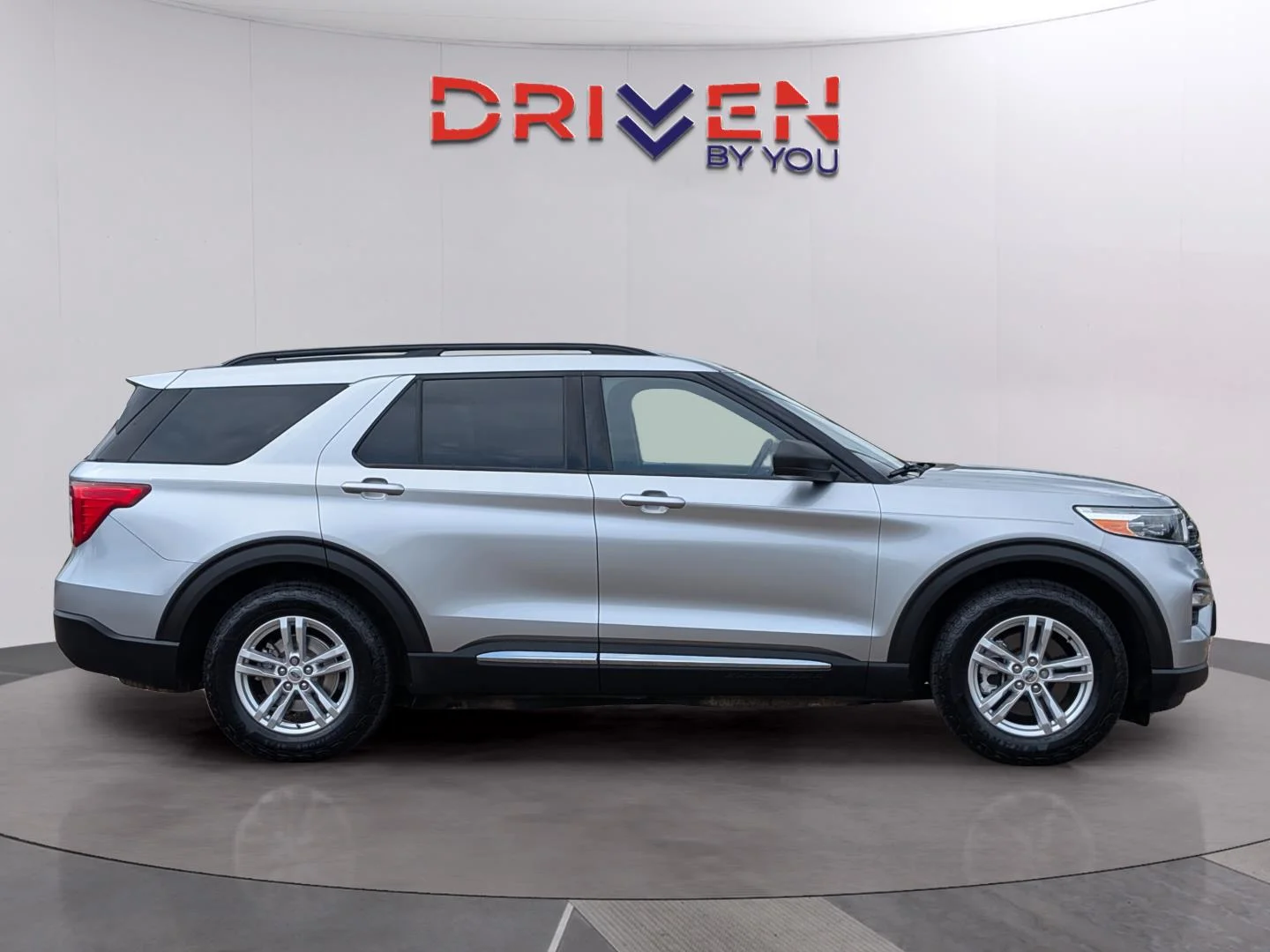 Used 2020 Iconic Silver Ford XLT image 6