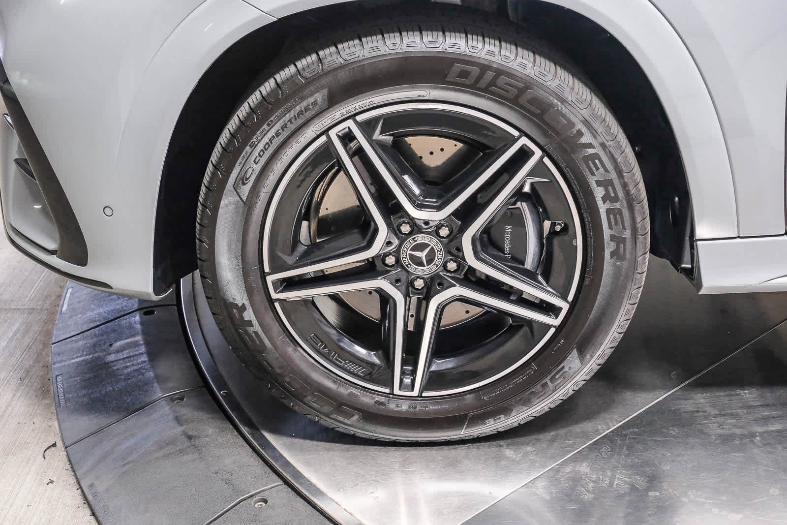 Certified Used 2025 MANUFAKTUR Alpine Grey Mercedes-Benz GLE 350 image 10