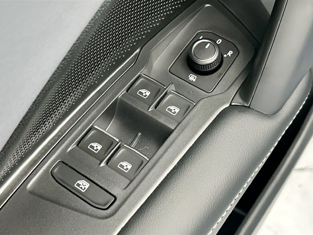 New 2026 Blue Volkswagen SE image 21