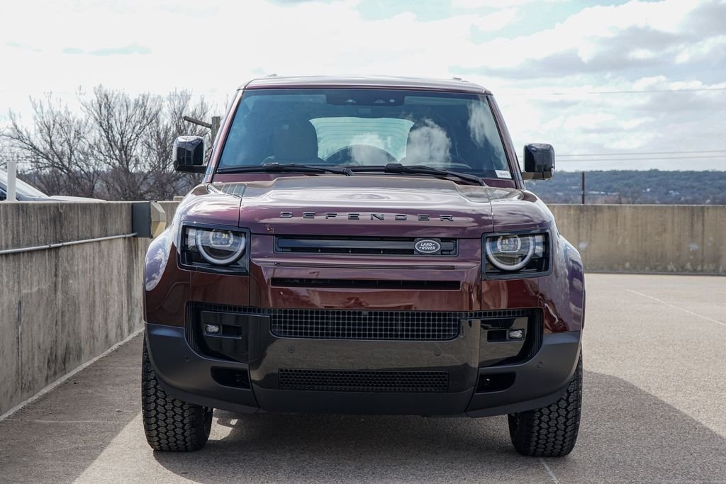 New 2026 Sedona Red Metallic Land Rover S image 4