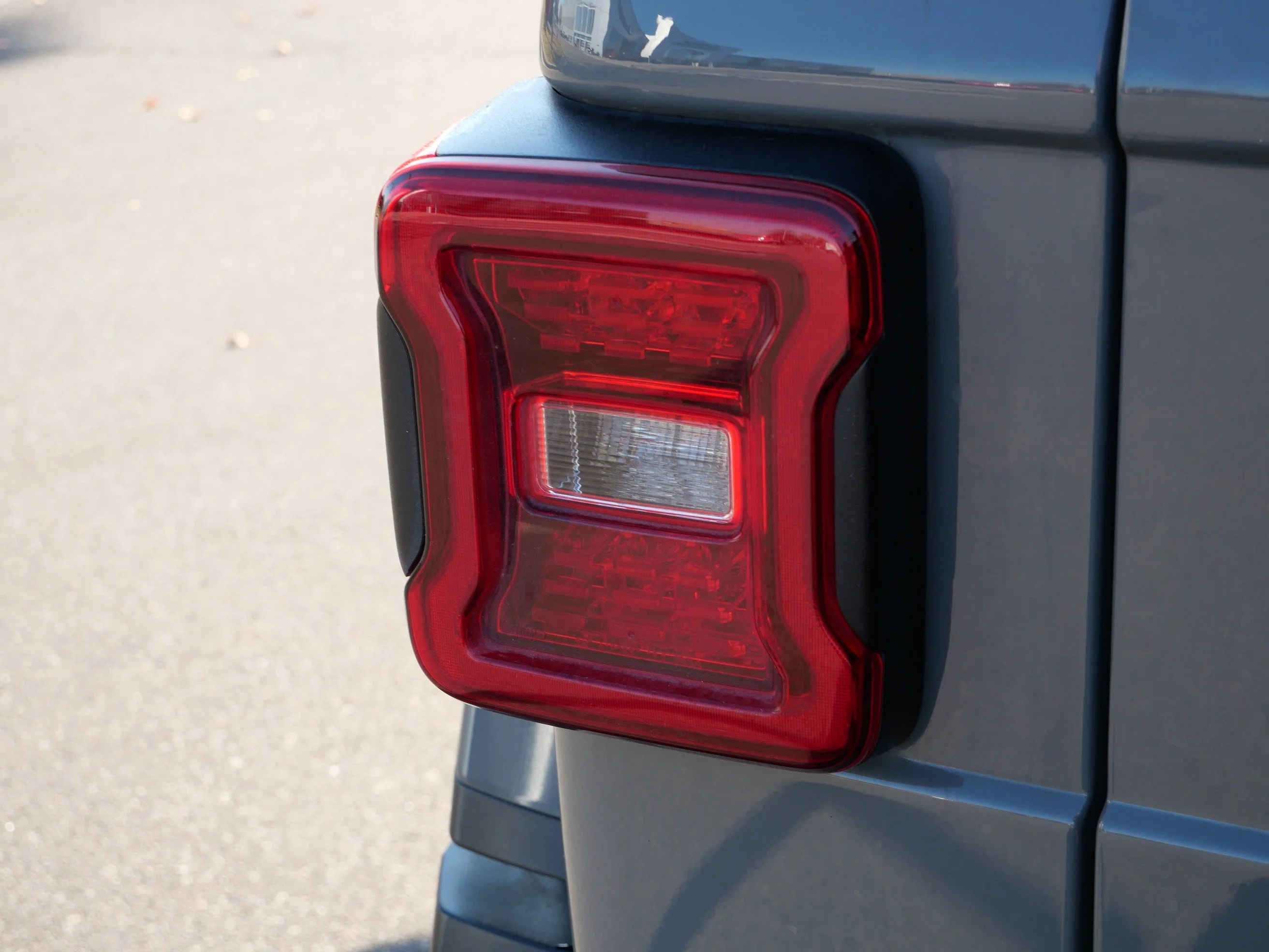 Used 2022 Sting-Gray Clearcoat Jeep Unlimited Rubicon image 17