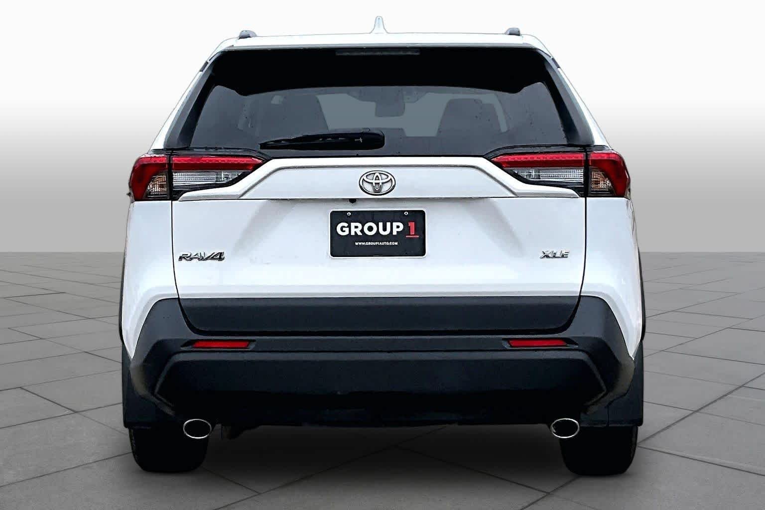 Used 2023 Ice Cap Toyota XLE image 5