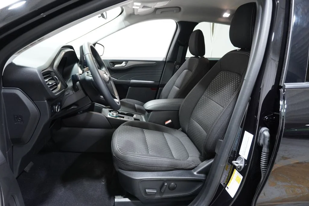 Used 2023 Black Ford Active image 10