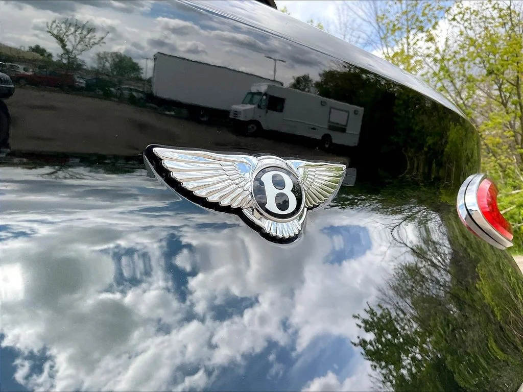 Used 2021 Midnight Emerald Bentley V8 image 24