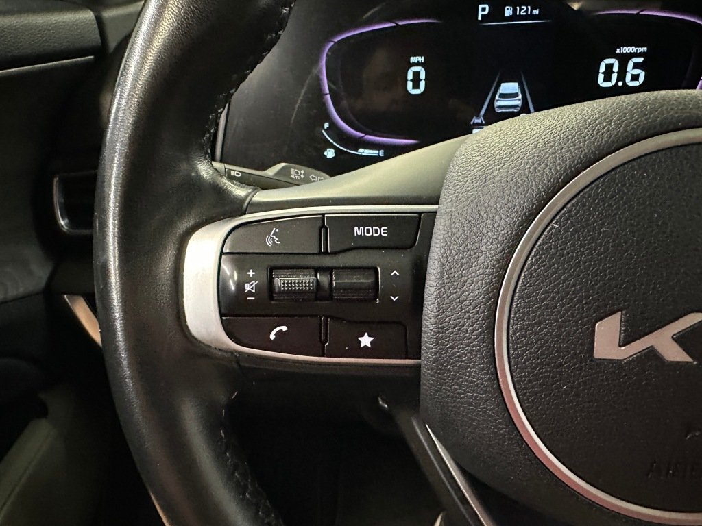 Used 2023 Black Kia X-Line image 11