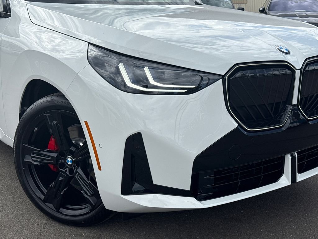 New 2026 Alpine White BMW 30 xDrive image 6