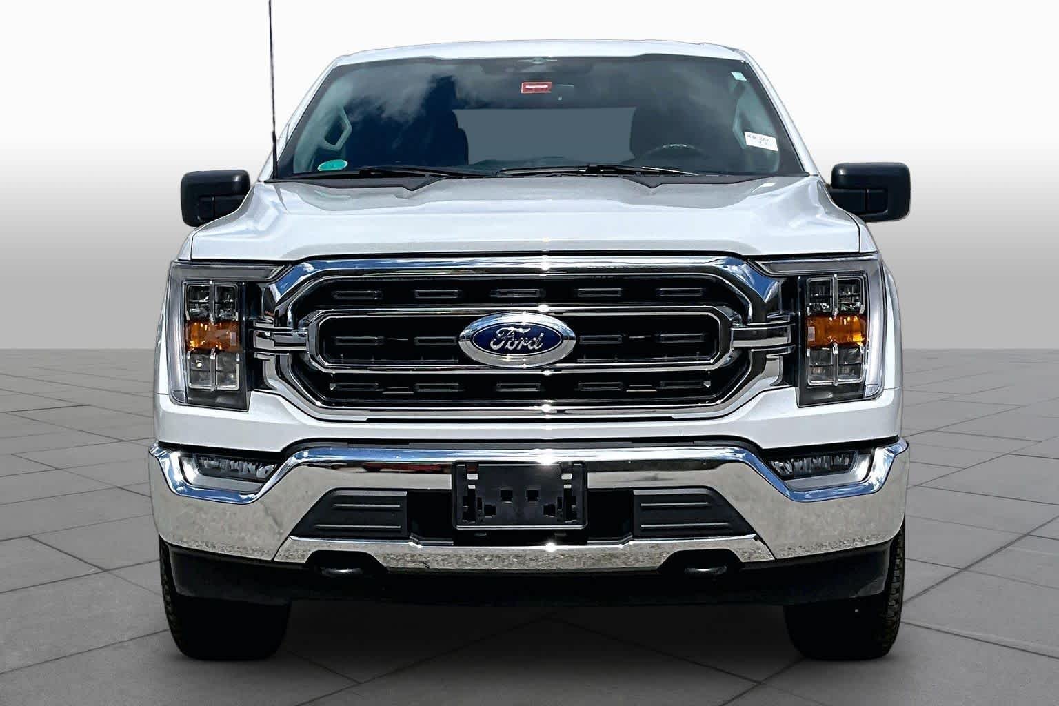 Used 2023 Avalanche Gray Ford XLT image 4