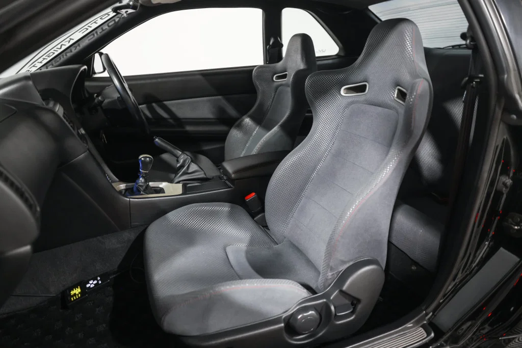 Used 2000 Black Nissan  image 31