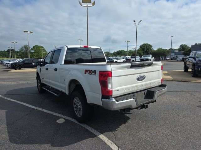 Used 2019 White Ford XL image 5