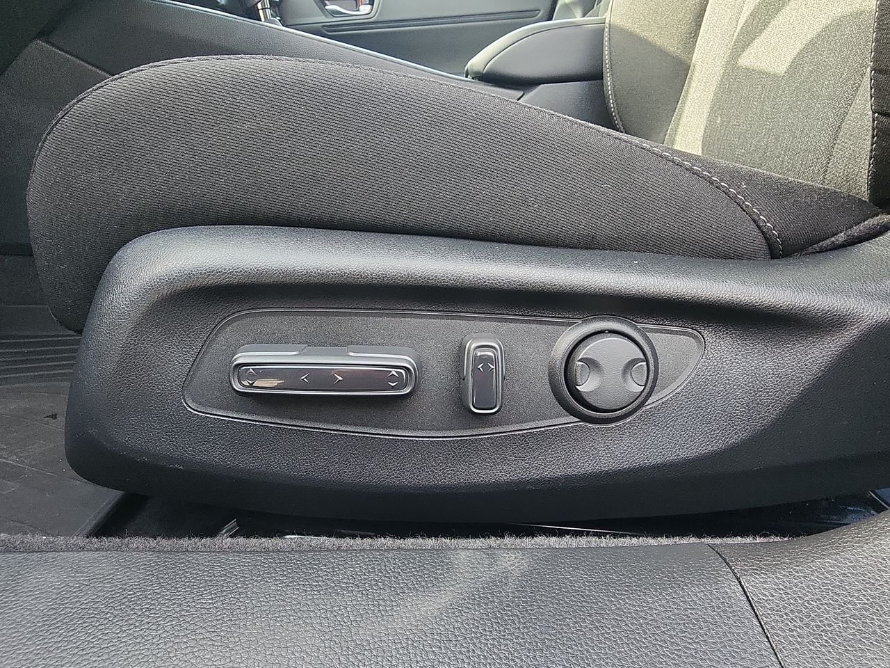 Used 2024 Silver Honda EX image 12
