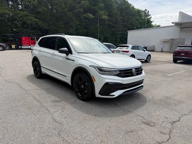 2023 Volkswagen Tiguan 2.0T SE R-Line Black