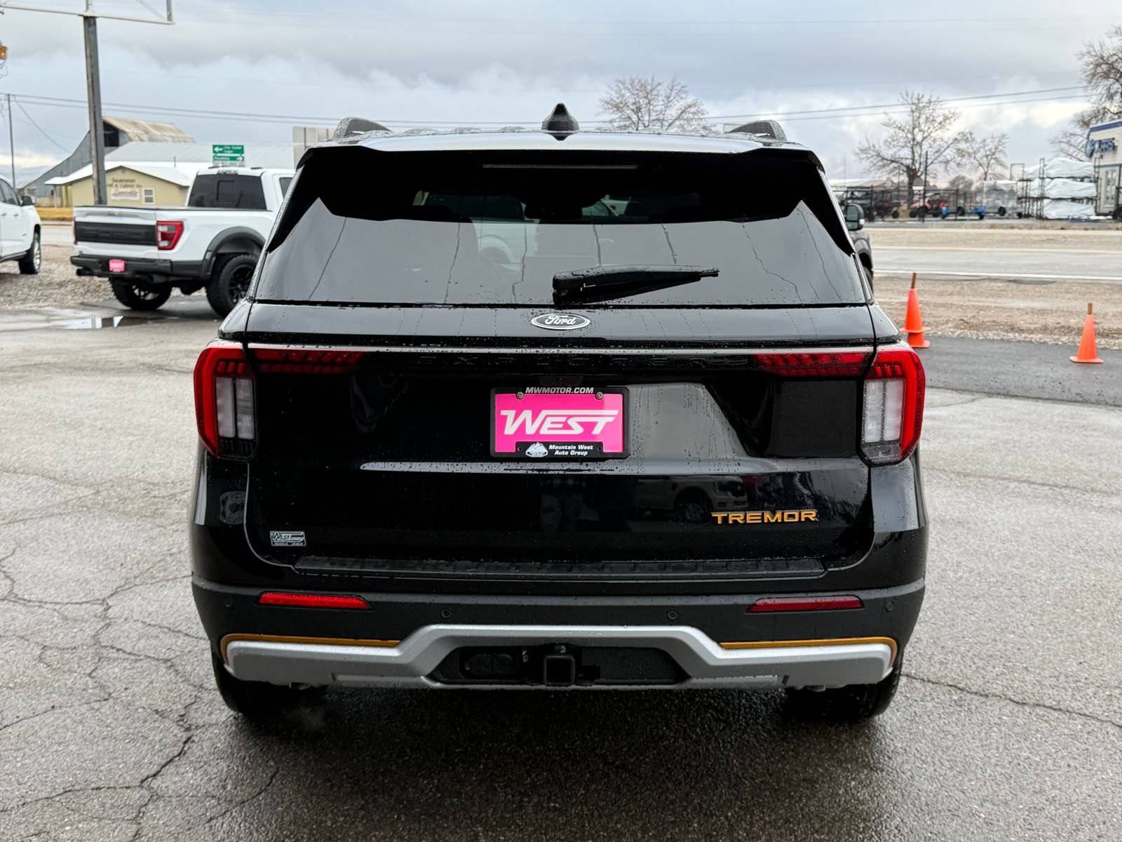 New 2026 Agate Black Metallic Ford Tremor® image 9