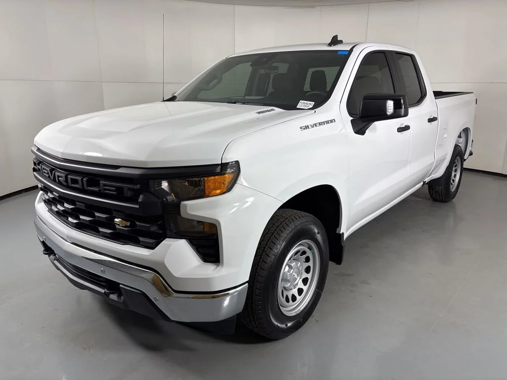 New 2026 Summit White Chevrolet WT image 5