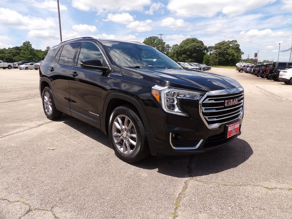 Used 2022 Ebony Twilight Metallic GMC SLT image 2