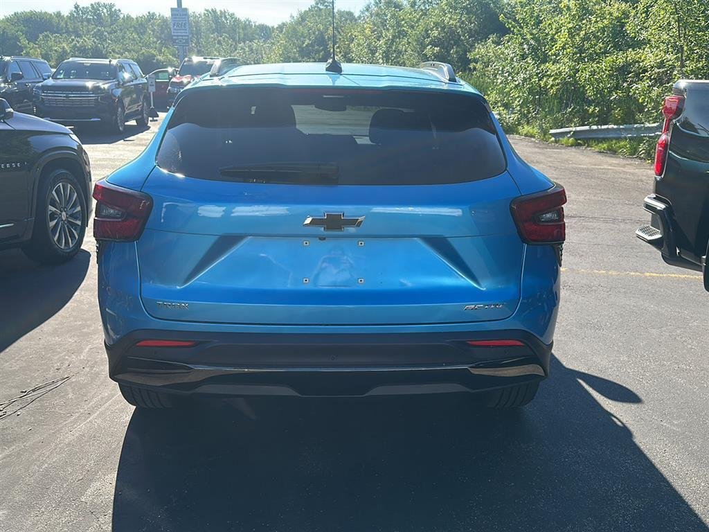 Used 2025 Marina Blue Metallic Chevrolet ACTIV image 3