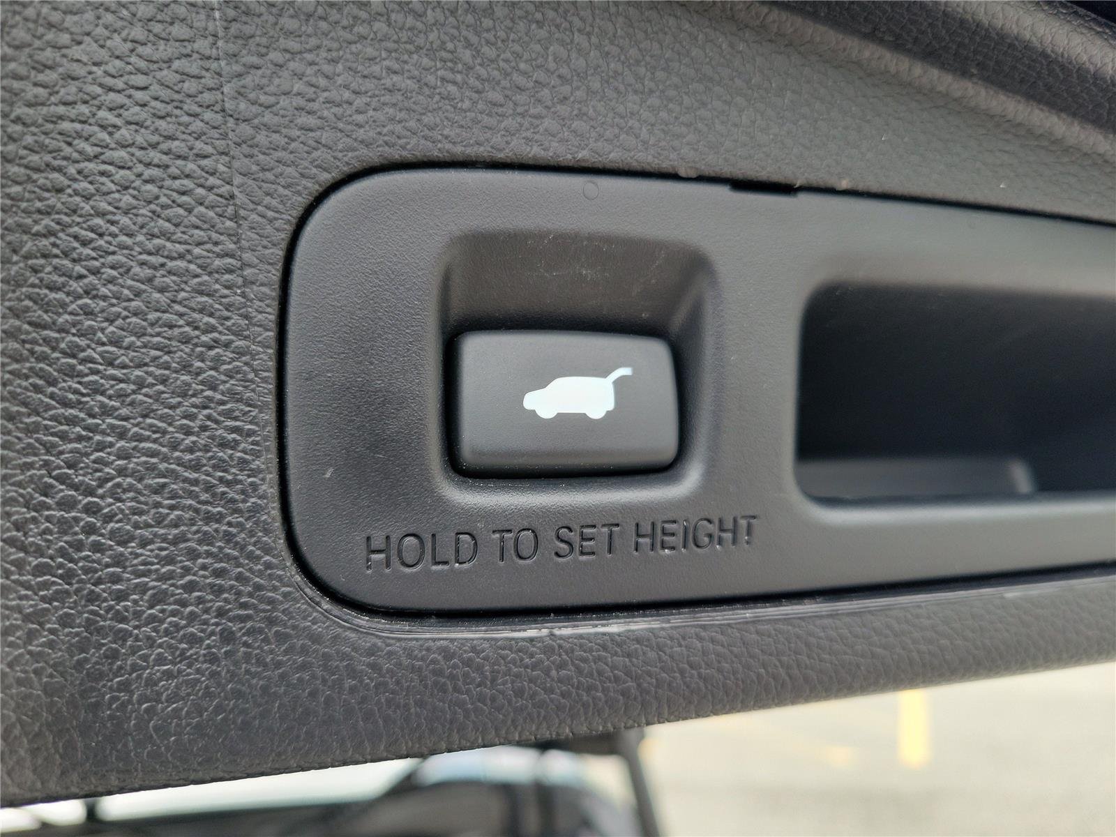 Used 2022 Crystal Black Pearl Honda Touring image 11