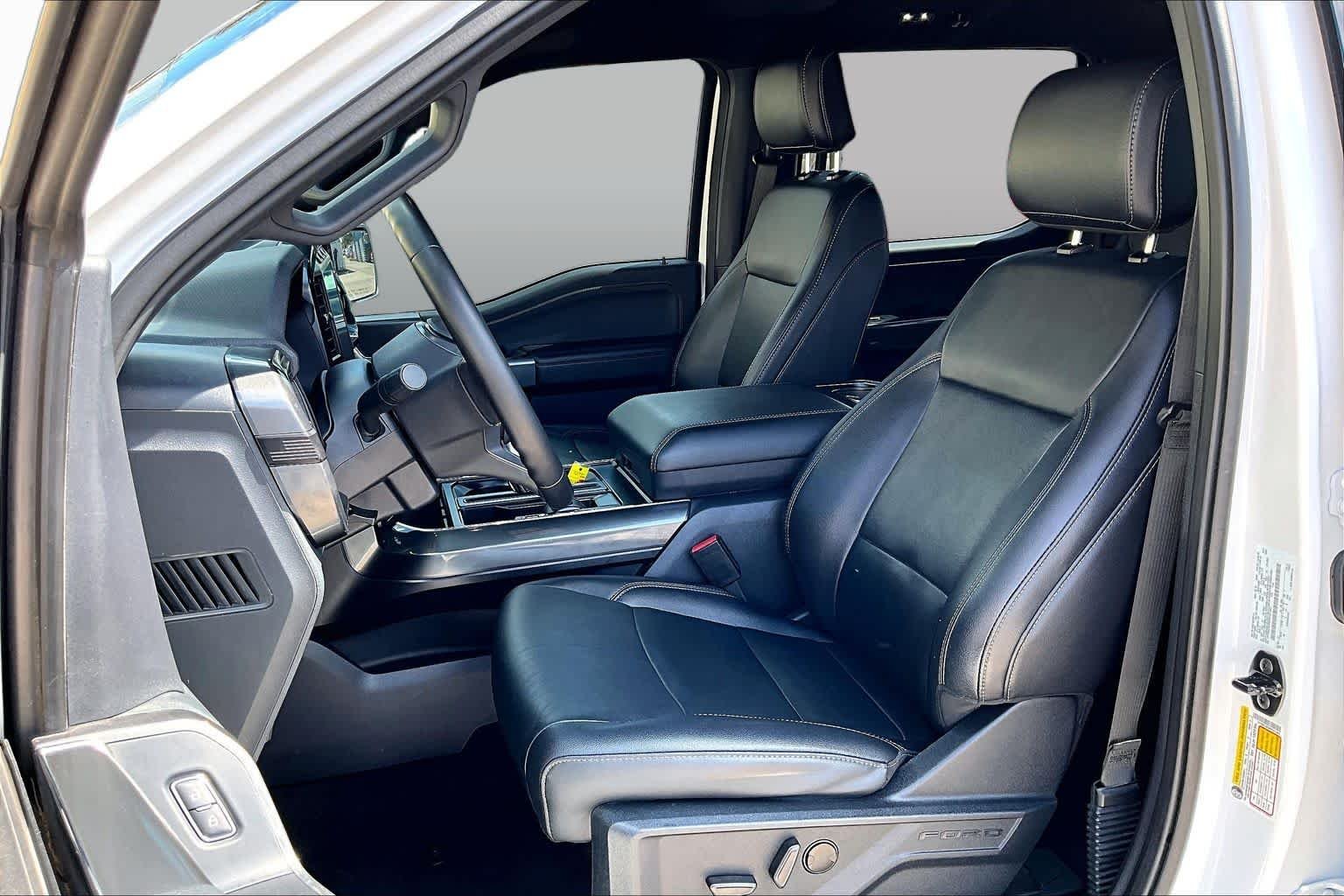 Used 2023 Oxford White Ford XLT image 8