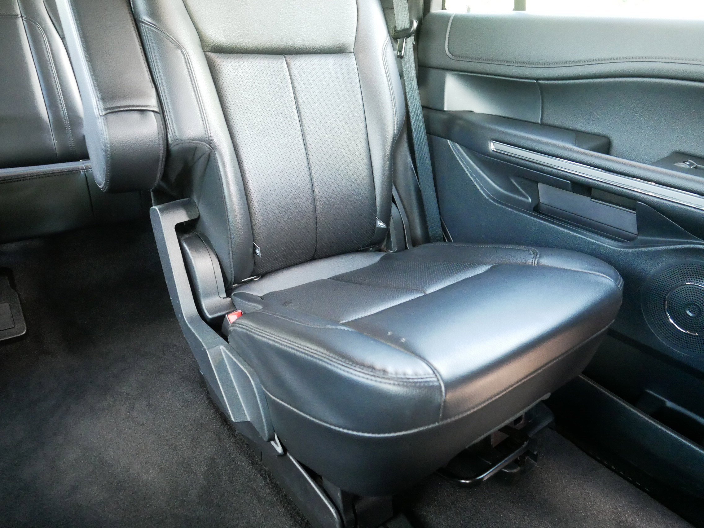 Used 2021 Agate Black Metallic Ford XLT image 14