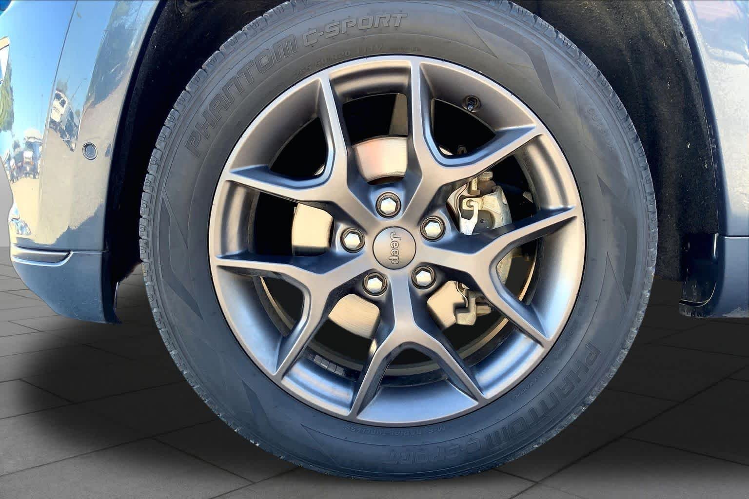 Used 2020 Slate Blue Pearlcoat Jeep Limited X image 11