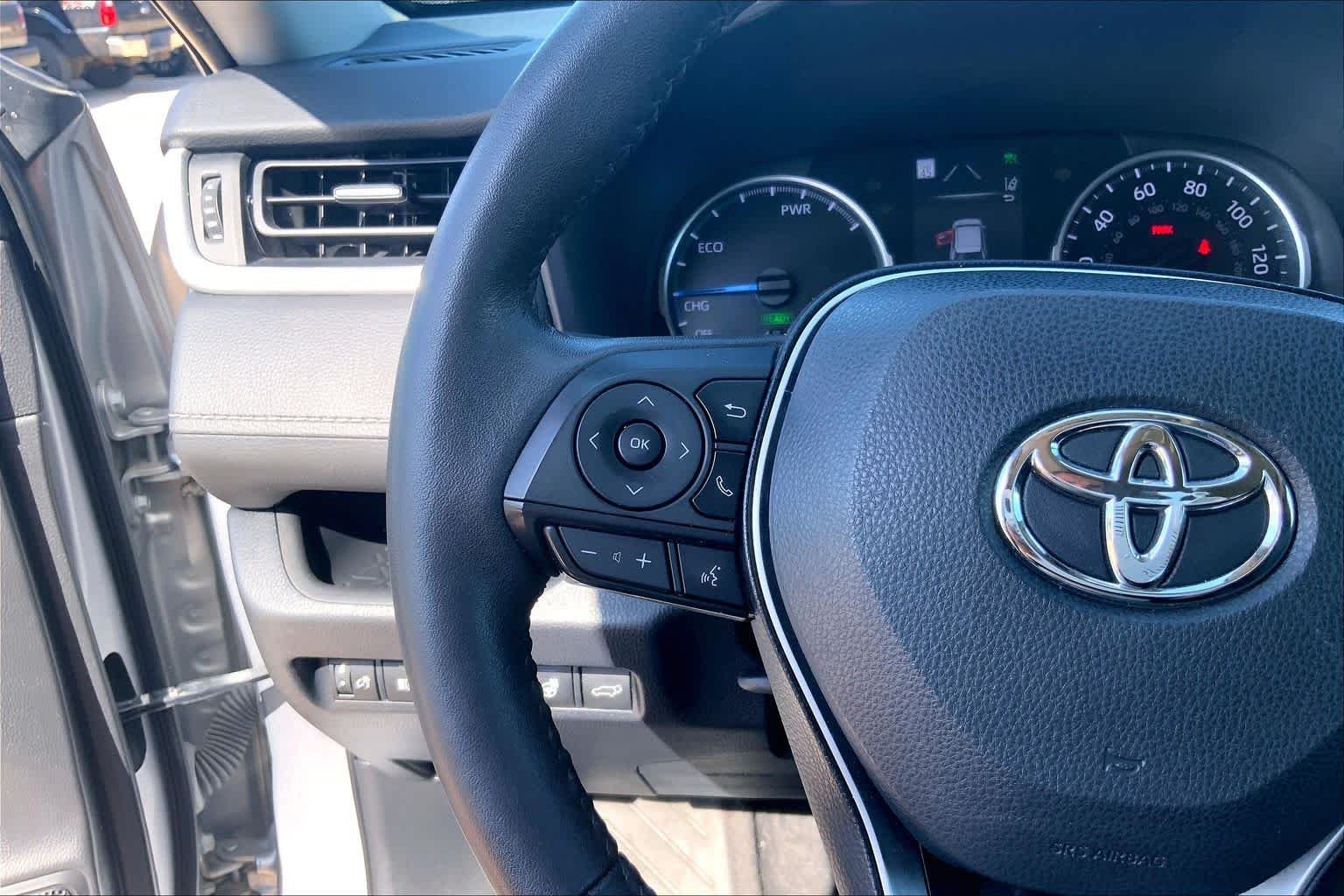 Used 2022 Silver Sky Metallic Toyota Hybrid XLE image 22