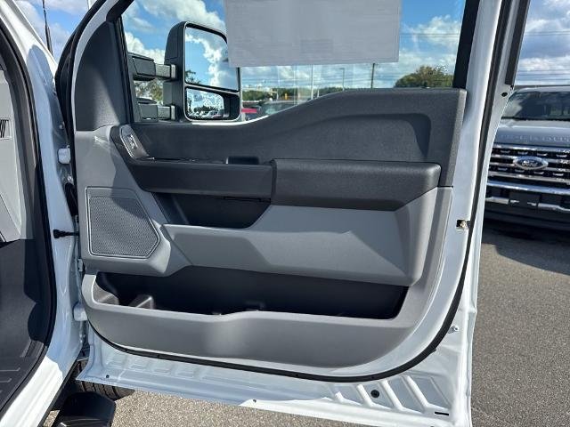 2026 Ford F-350 Super Duty Chassis Cab XL - Photo 21