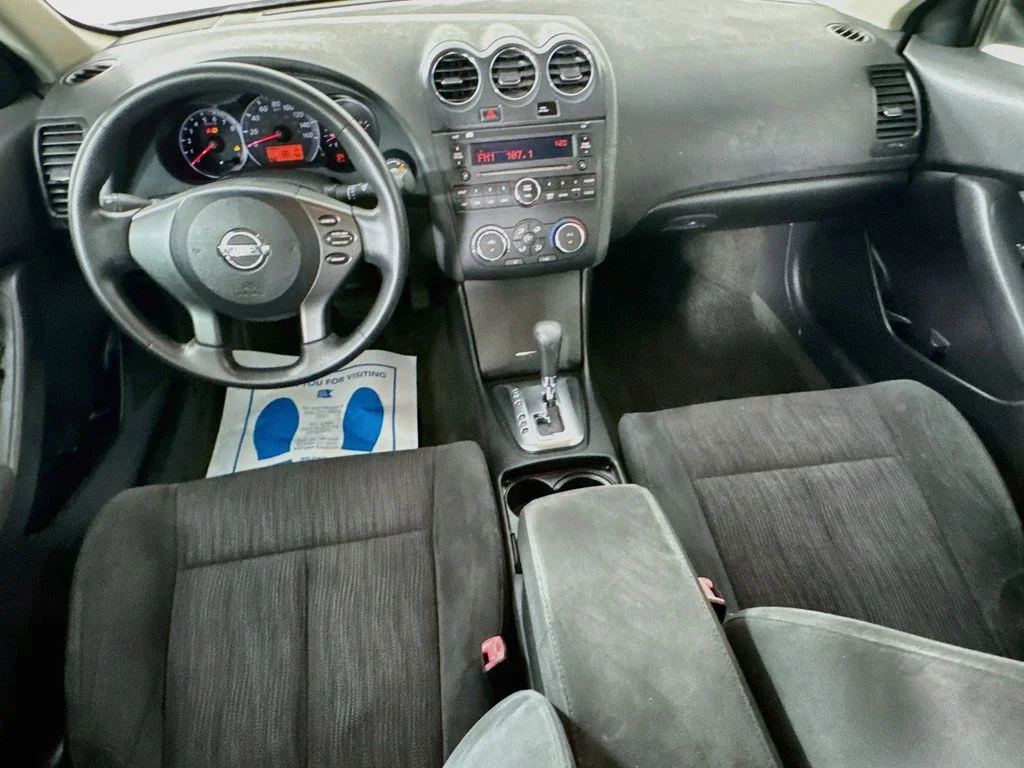 Used 2012 Brilliant Silver Metallic Nissan 2.5 S image 23