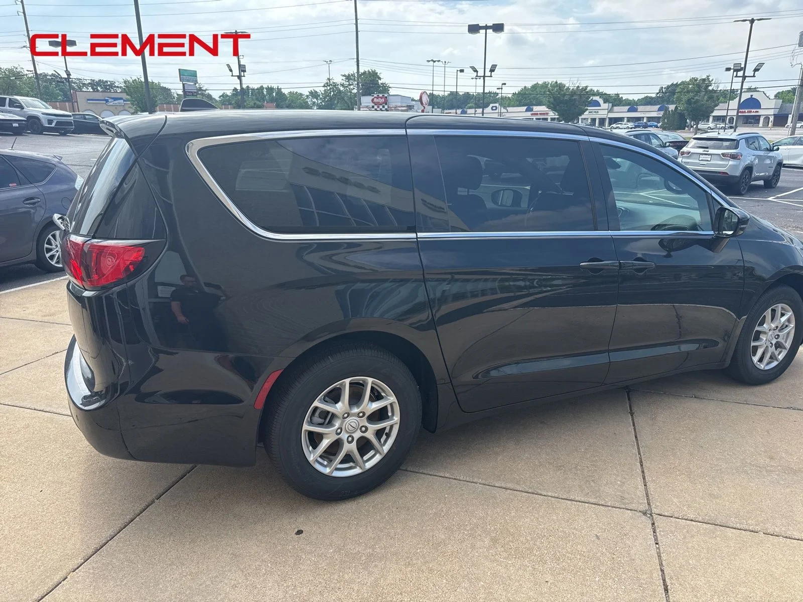 New 2026 Diamond Black Crystal Pearl-Coat Exterior Paint Chrysler LX image 11
