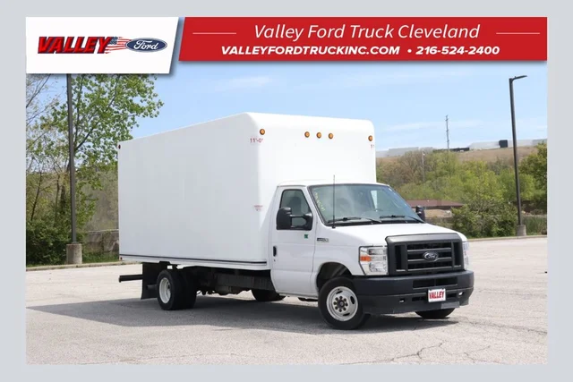 2023 Ford E-450SD Base