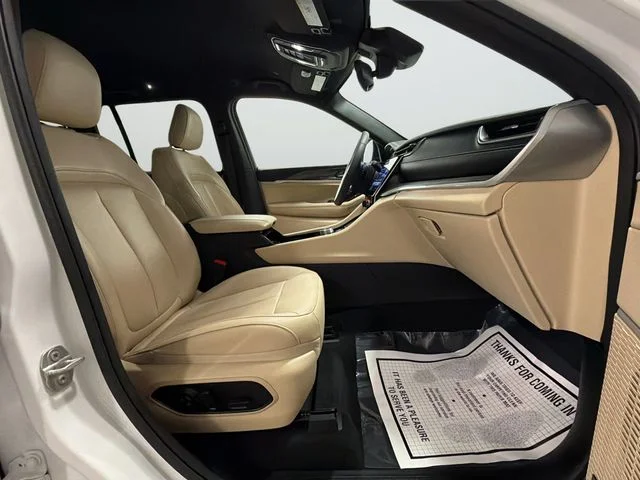 Used 2023 White Jeep Limited image 23