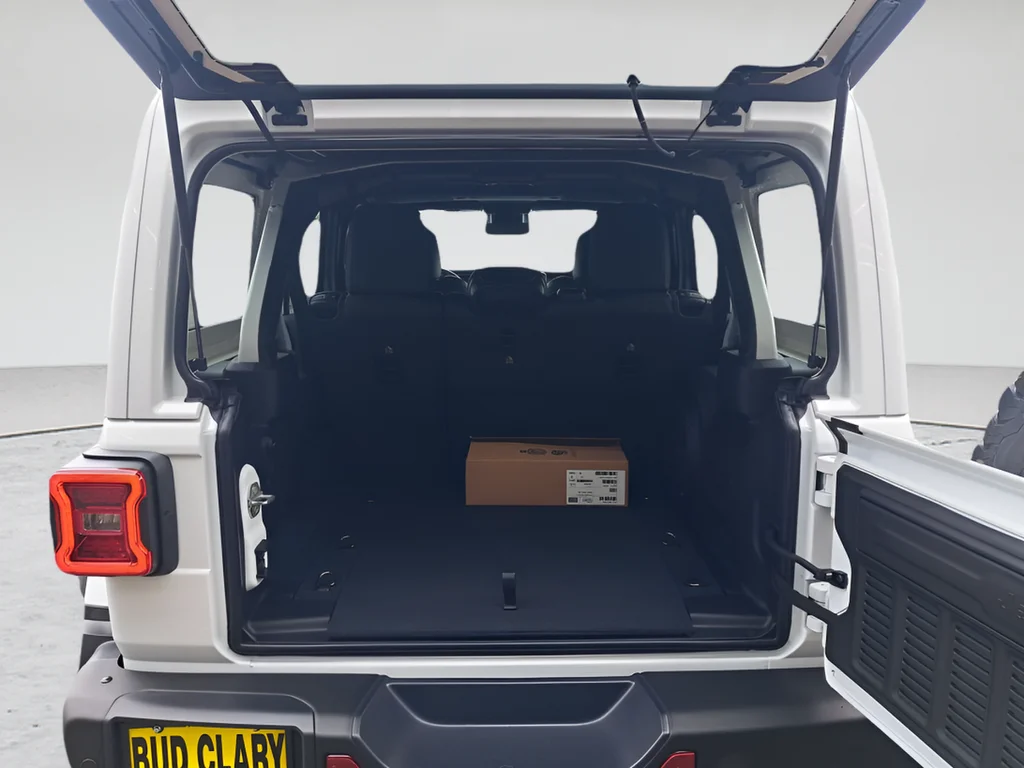 New 2026 Bright White Clear-Coat Exterior Paint Jeep Rubicon X image 19