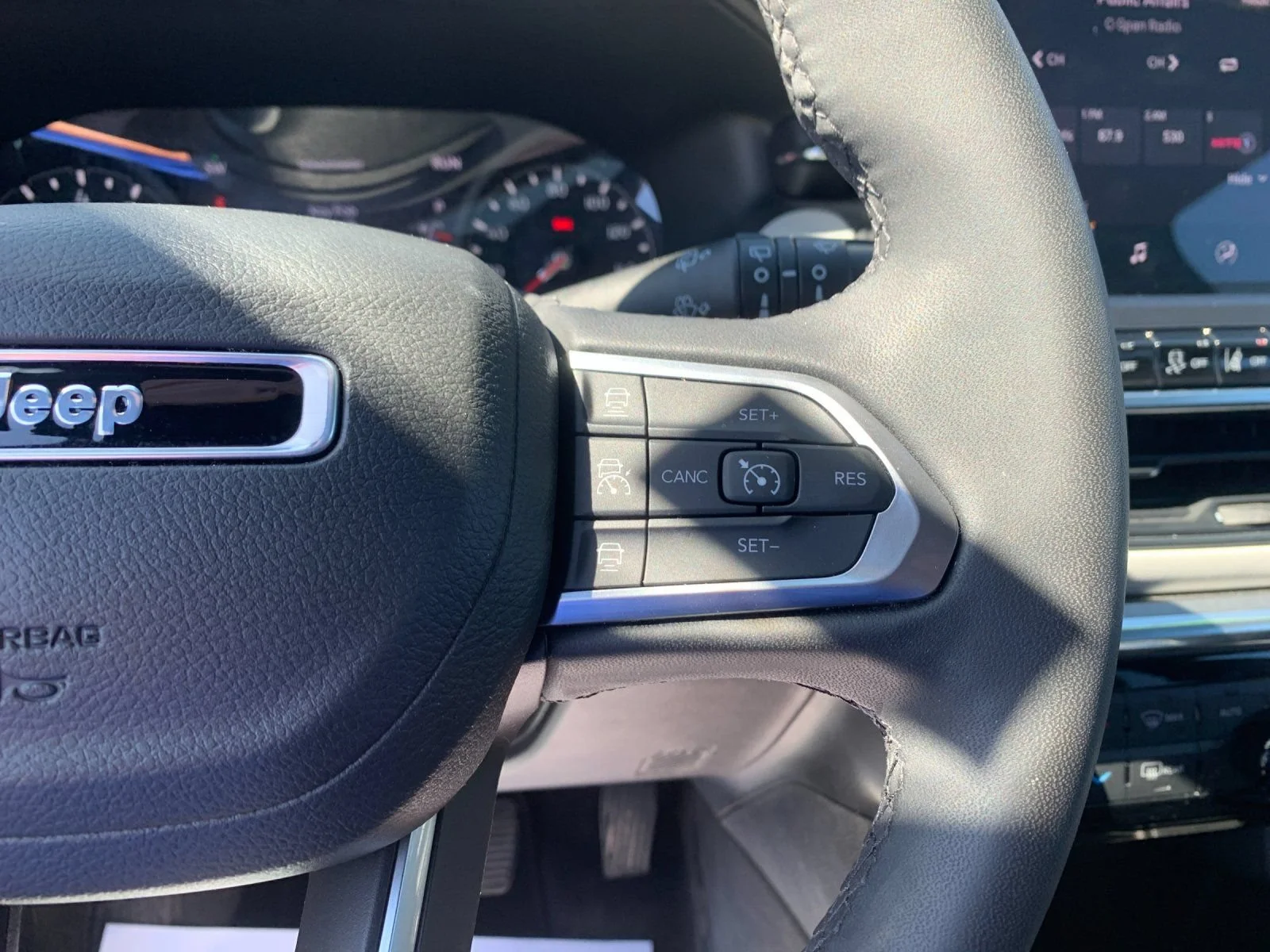 Used 2023 Gray Jeep Limited 4x4 image 27