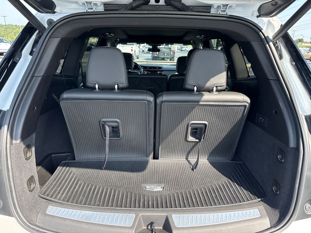 Used 2024 White Cadillac Luxury image 9