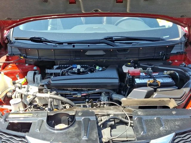 Used 2016 Red Nissan SL image 29