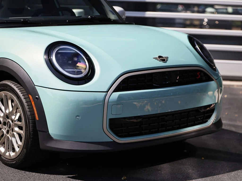 Used 2026 Ocean Wave Green Met MINI Signature Plus image 2