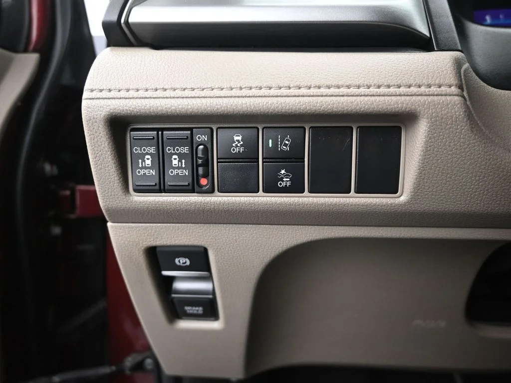 Used 2020 Red Honda EX image 12