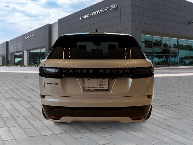 New 2026 Ostuni Pearl White Land Rover Autobiography image 4