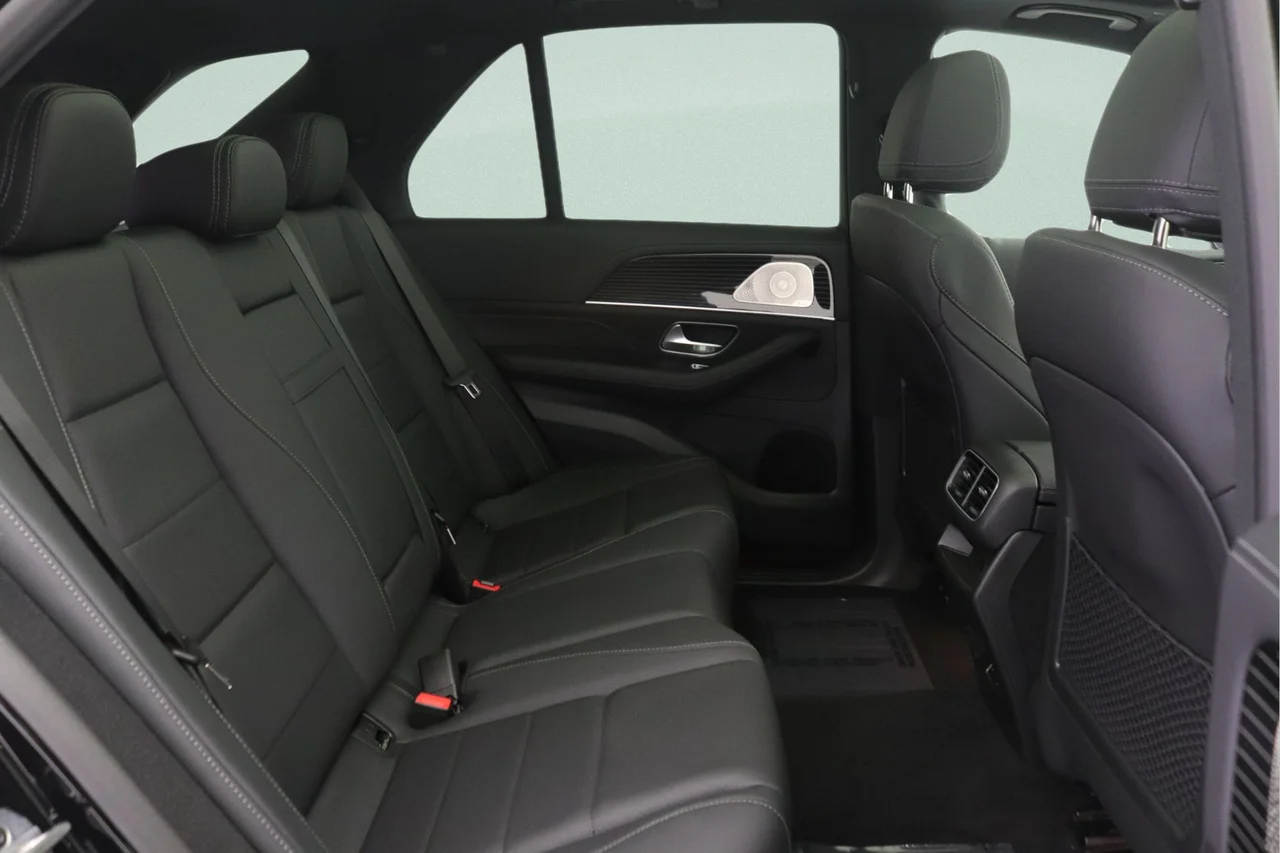 New 2026 Obsidian Black Metallic Mercedes-Benz 450 4MATIC® image 12