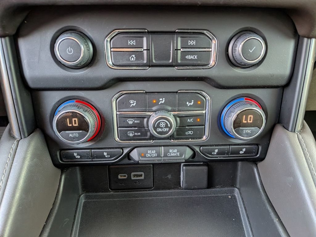 Used 2021 Red Chevrolet Z71 image 20