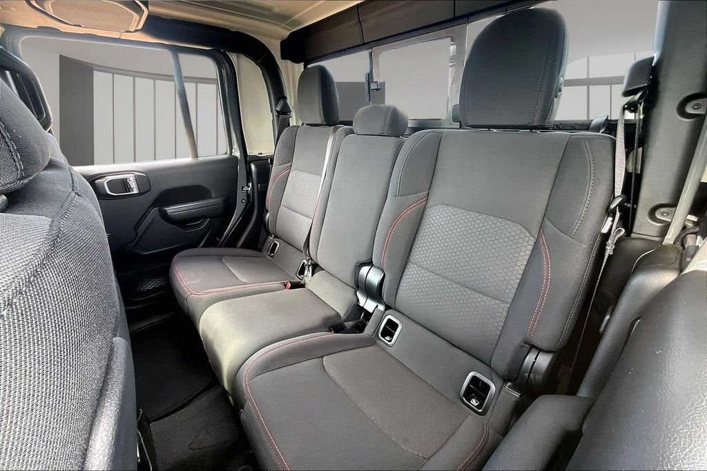 Used 2022 Gray Jeep Rubicon image 27