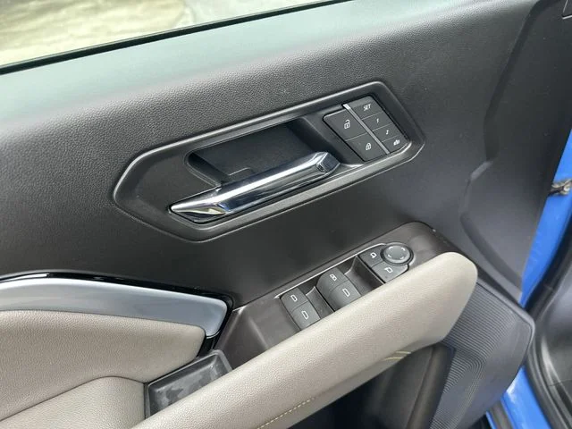 2025 Chevrolet Colorado ZR2 - Photo 17